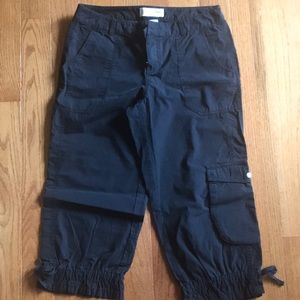 Black Capri pants, new, no tags